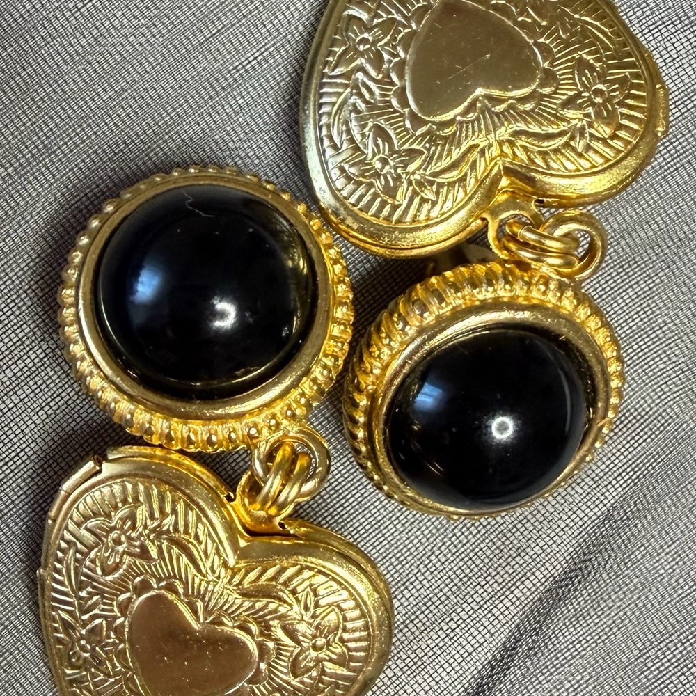 Ben-Amun Gold and Black Heart Earrings - Picture 2 of 8